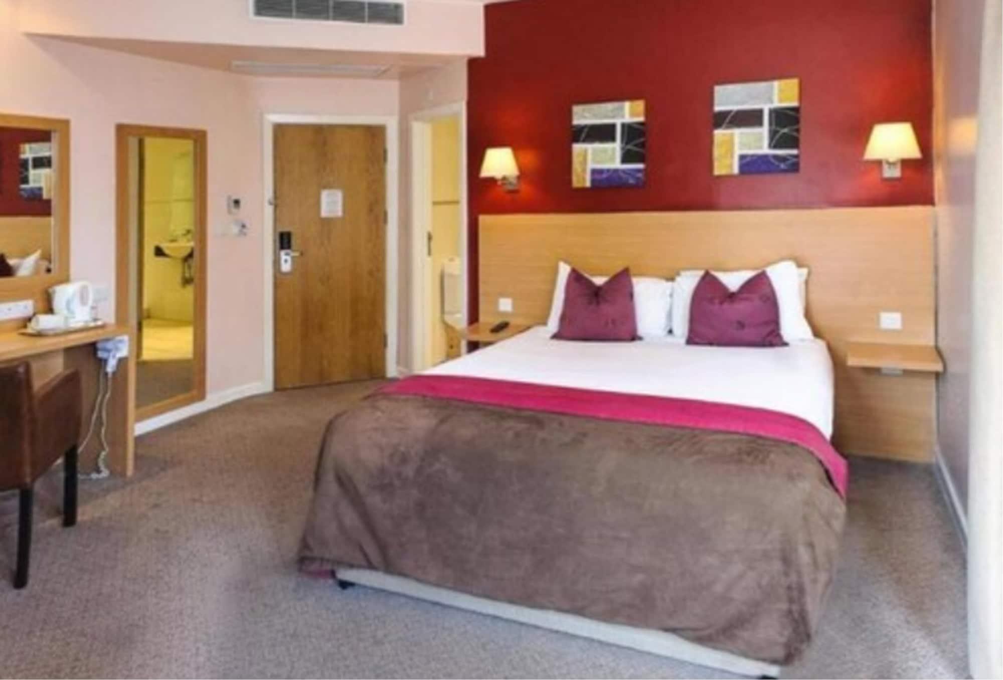 The Luton Hotel Екстериор снимка