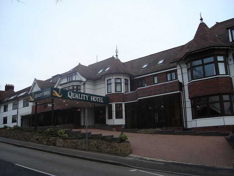 The Luton Hotel Екстериор снимка
